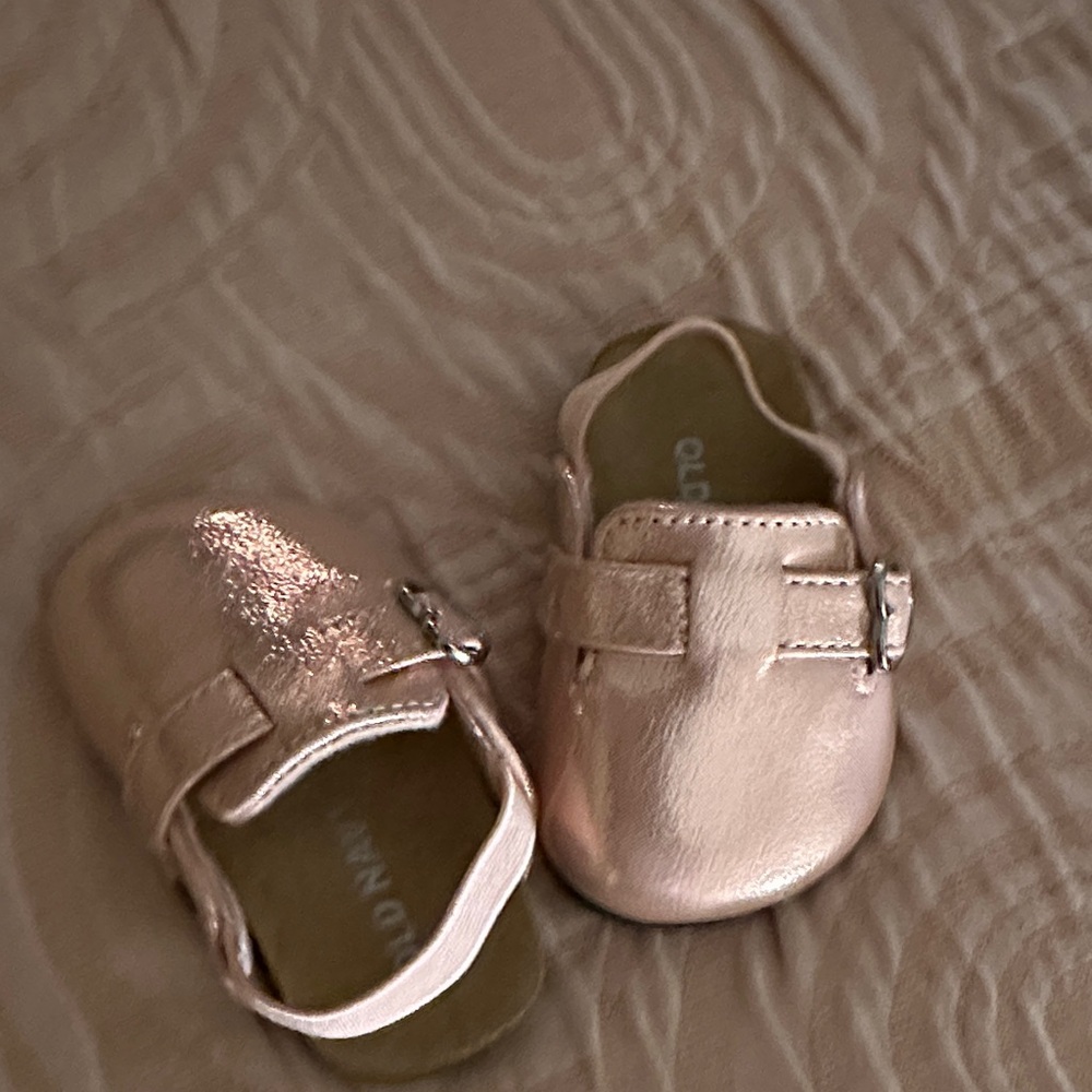 Shimmer pink with silver heart buckle